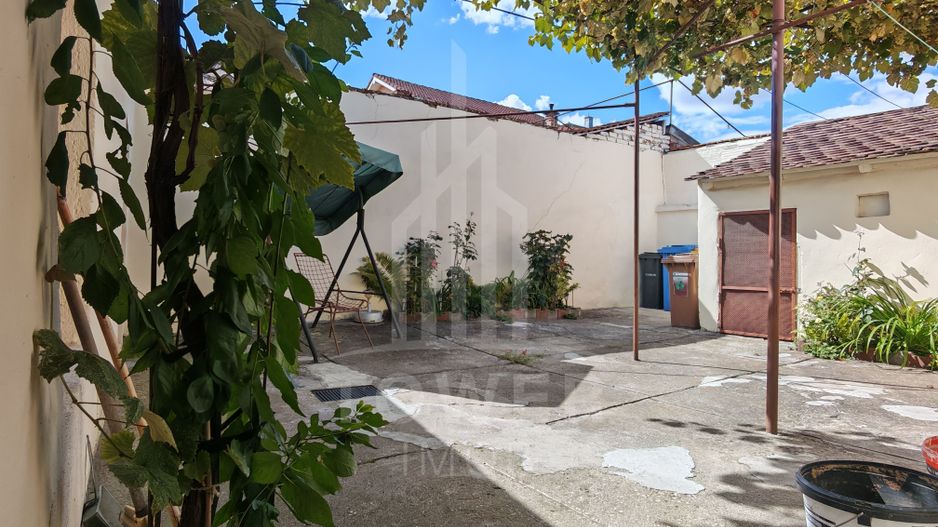 Casă individuală cu 3 camere, curte , în Sibiu, zona Lupeni - Poză 7
