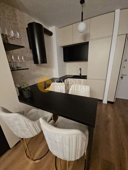 Chirie - 3 camere - Podu Ros - BOXA+ PARCARE SUBTERANĂ - Poză 2