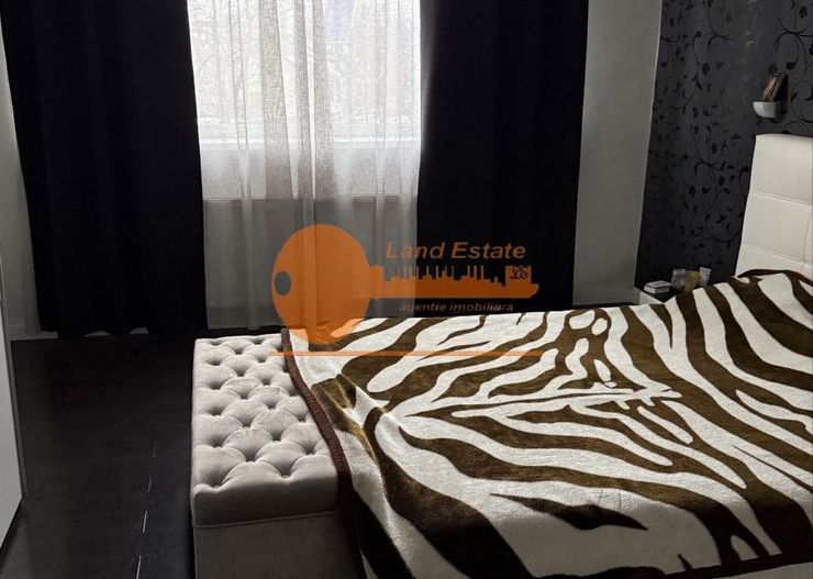 Apartament spațios în vilă | Piața Muncii | Curte proprie & garaj - Poză 5