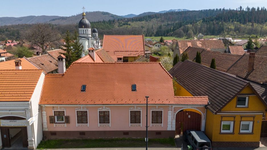 Casă Săsească Autentică cu Șură Impresionantă în Cristian – Teren 2729mp - Poză 1