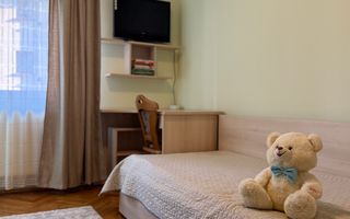 Apartament 3 camere decomandat+ loc de parcare - Centrul Vechi - Poză 1