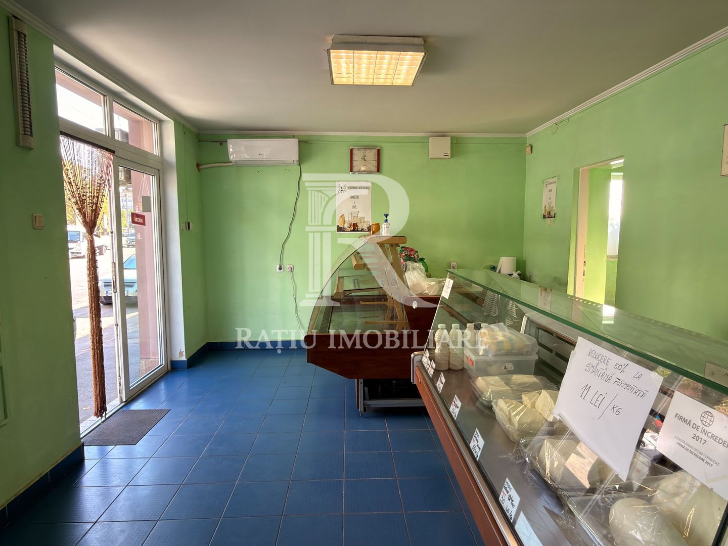 Casă cu spațiu comercial la stradă | Curte | Grădină | Oradea - Poză 5