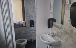 Spatiu comercial cu vitrină la strada si baie proprie - Poză 7
