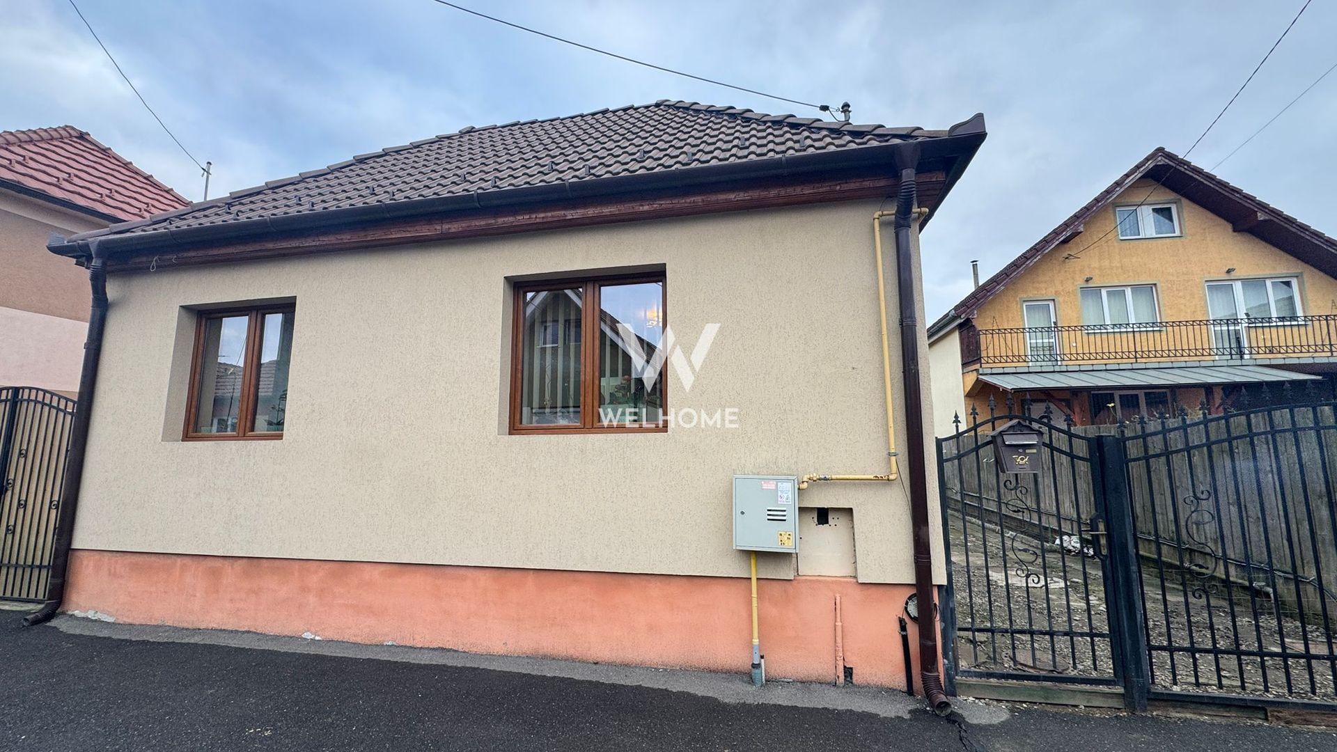 Casă individuală recent renovată, curte mare, GUSTERITA Sibiu - Poză 3