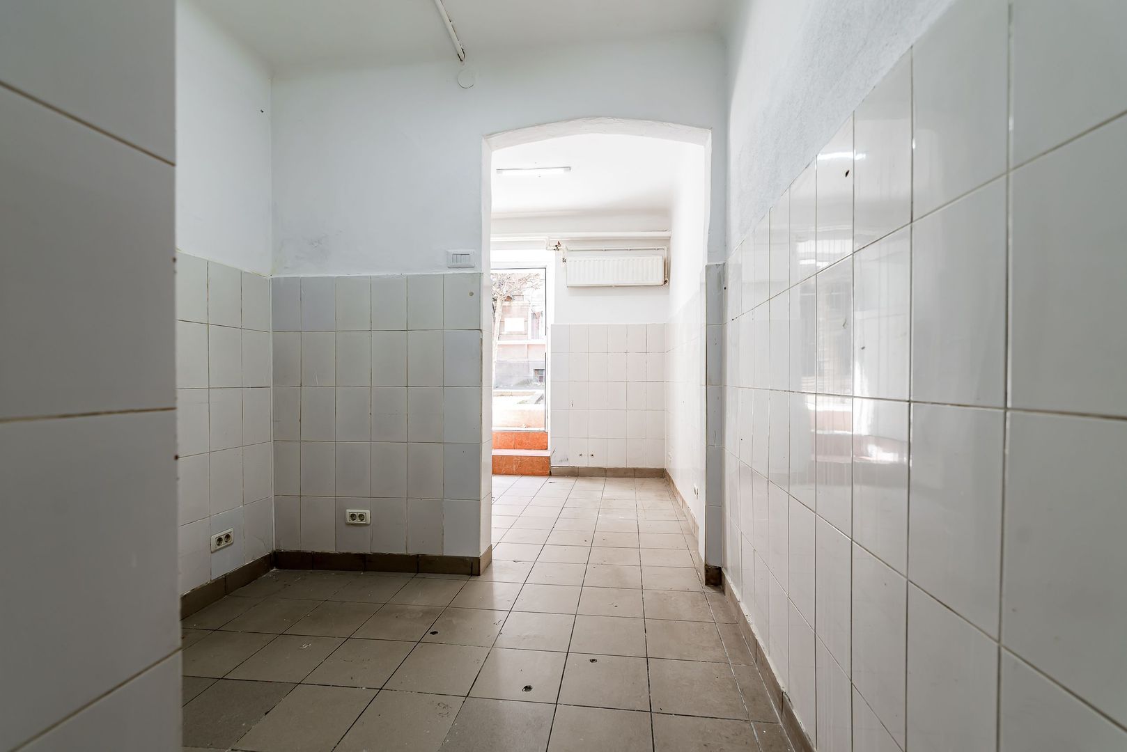 Spațiu comercial cu acces stradal, pe b-dul Decebal, ideal investiție - Poză 6