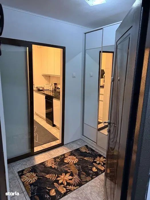 Apartament spre inchiriere 3 camere - Poză 2