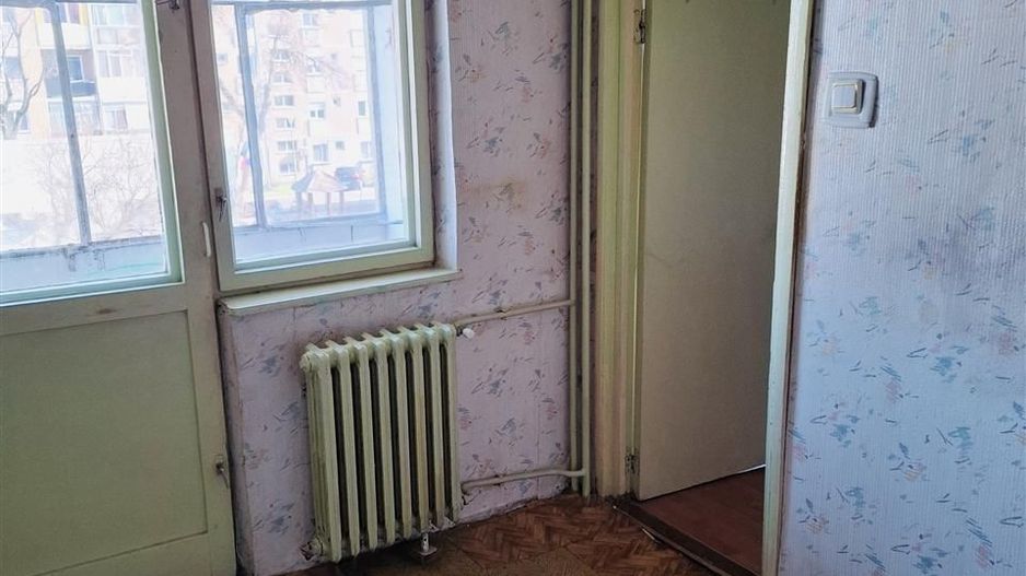 APARTAMENT CU 2 CAMERE SEMIDECOMANDAT ZONA IOSIA - Poză 1
