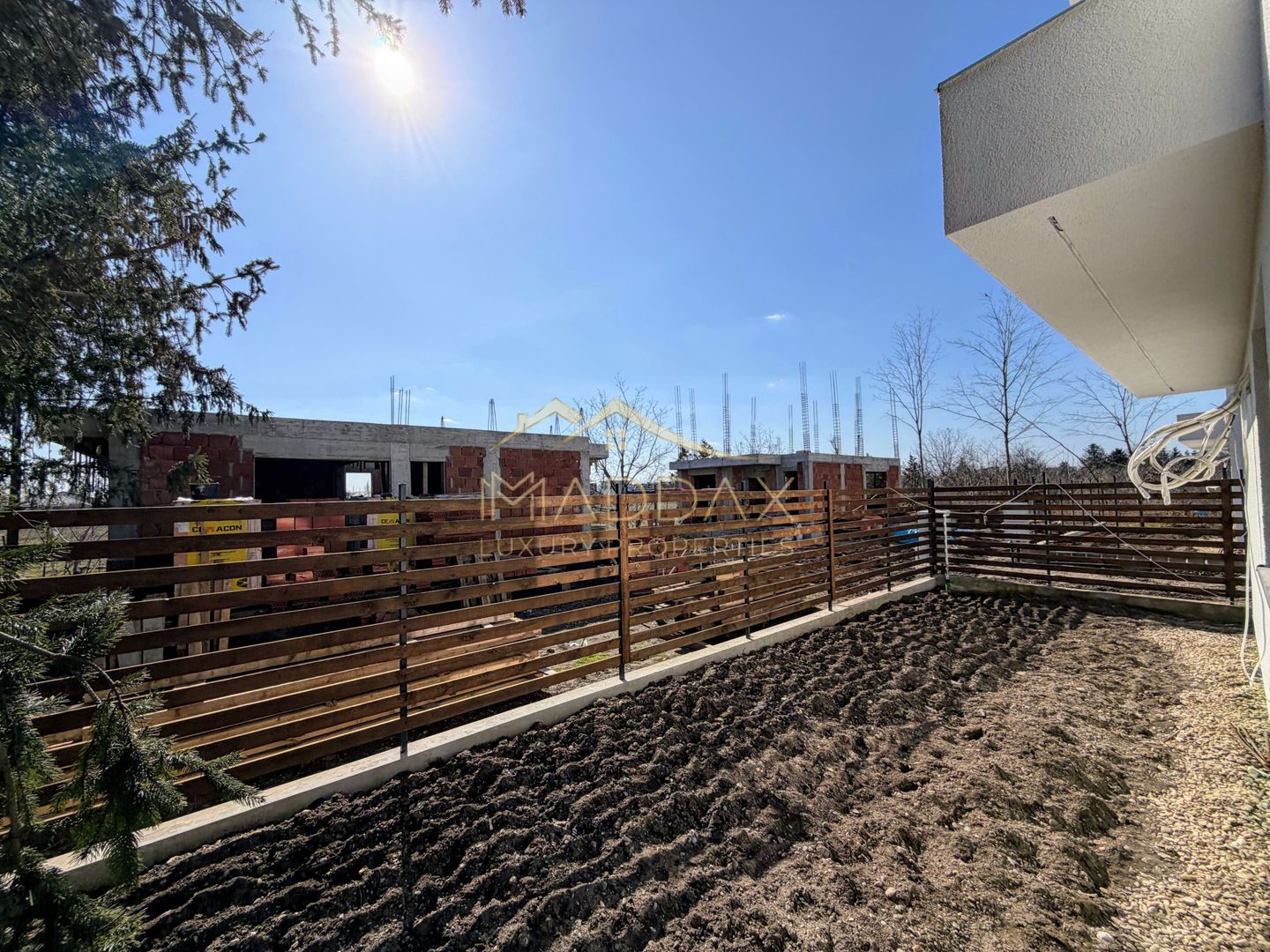 Vila moderna 6 camere // 190mp // teren 300mp // Tunari - Poză 5