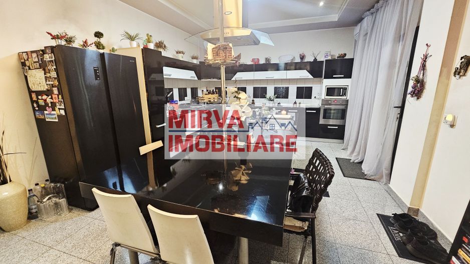🏡 Casă deosebită – 2 unități locative, 6 dormitoare, zona Albert - Poză 6