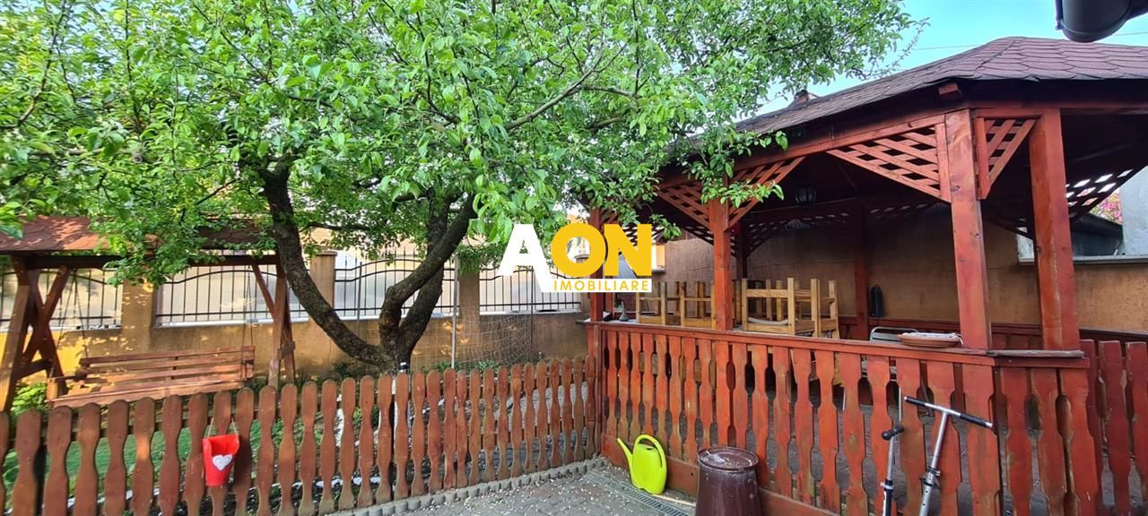 Casa pentru 2 familii, 7 Camere, 2 Garaje, 1500MP Teren - Poză 6