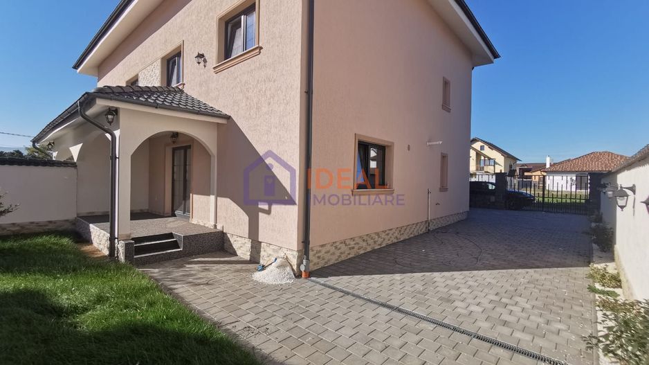 Duplex  Modern cu 6 camere, si teren de 270 mp, in Selimbar - Poză 2