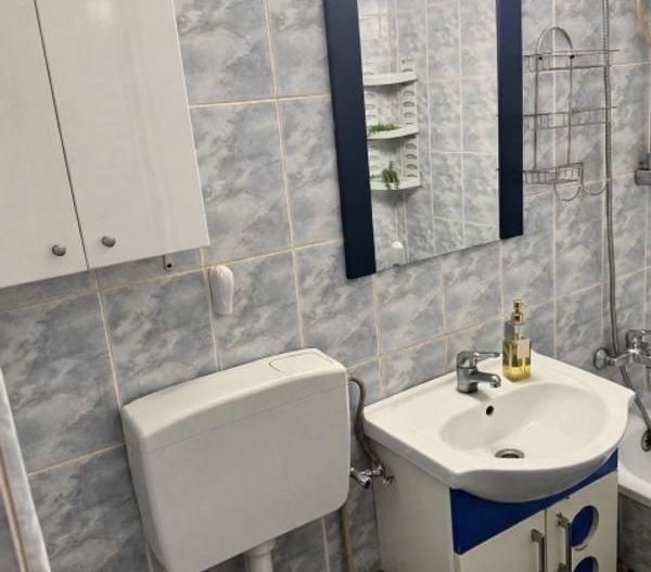 Apartament spatios cu trei camere, Brancoveanu, 80.000€ negociabil - Poză 5