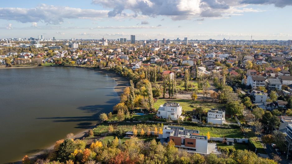 Smart-Home nZEB spectaculoasa Bucuresti Sector 1 cu deschidere lac -teren 2000mp - Poză 5