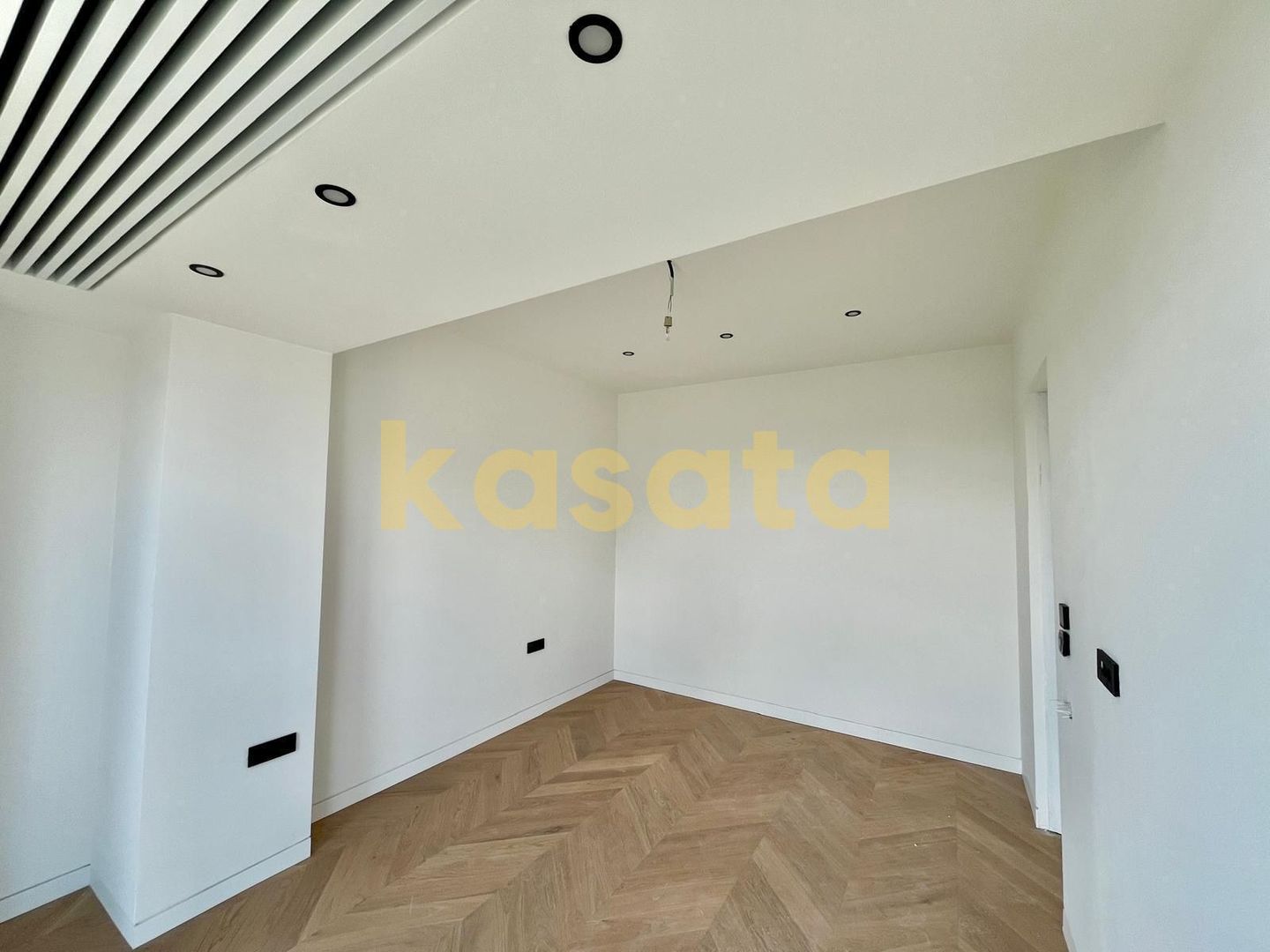 Apartament 2 camere LUX | Vedere Lac | Parcare | BHB | 265 000 + TVA - Poză 4