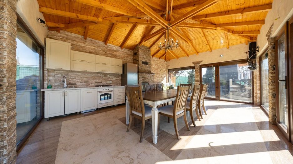 Casa 6 dormitoare+4 bai -1500 mp teren-Sacele - Poză 45