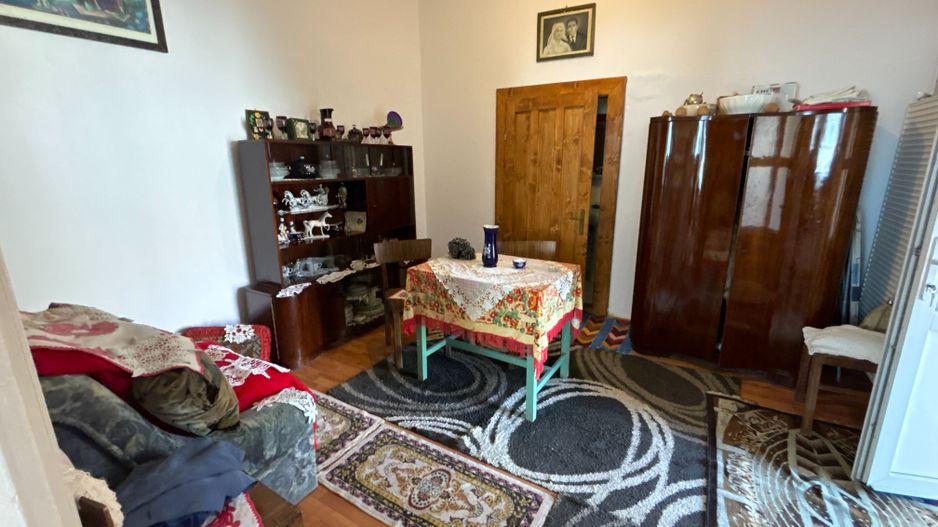 Doua case de vanzare 75 M² + curte 720 M² Piata Kalvin - Poză 5