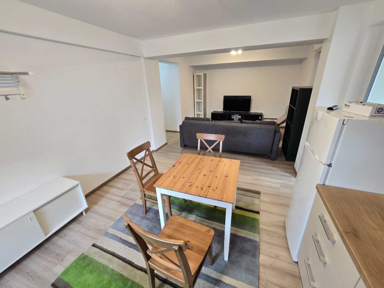 Aparament cu curte de inchiriat Tei - Poză 6