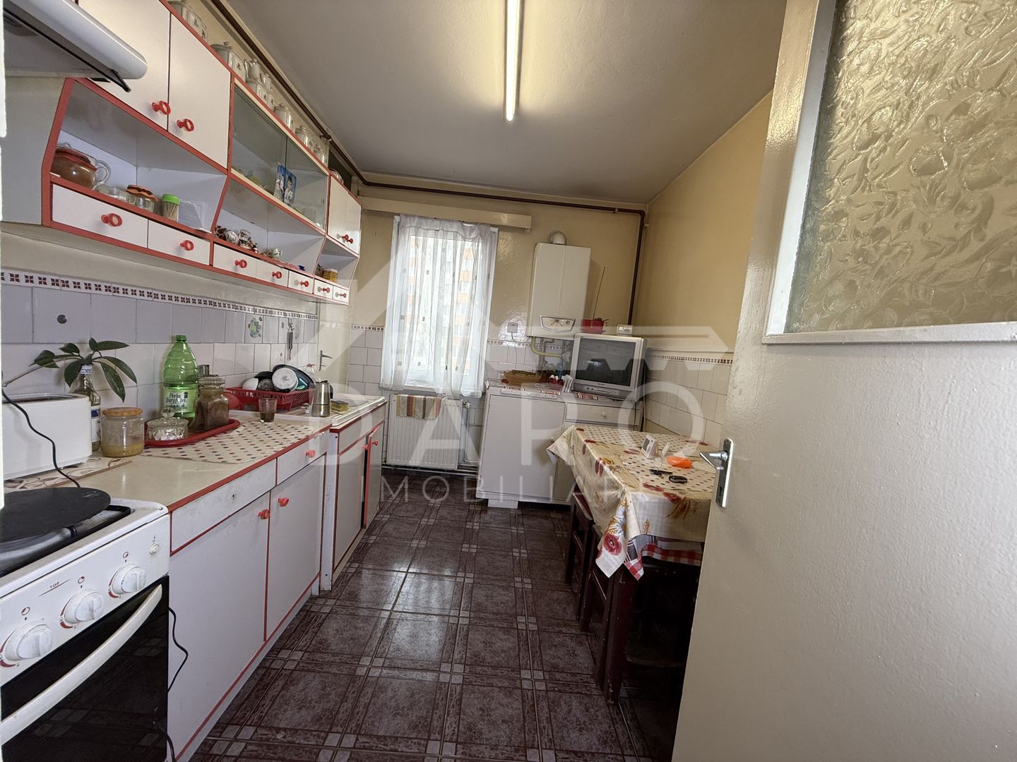 vând apartament 3 camere s - Poză 5