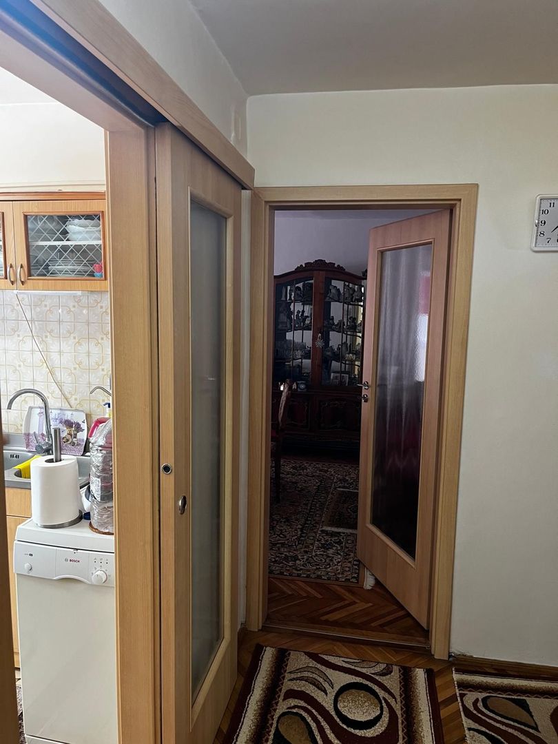 Apartament cu 4 camere, 80 mp utili la etajul 1 chiar in Calea Lipovei - Poză 3