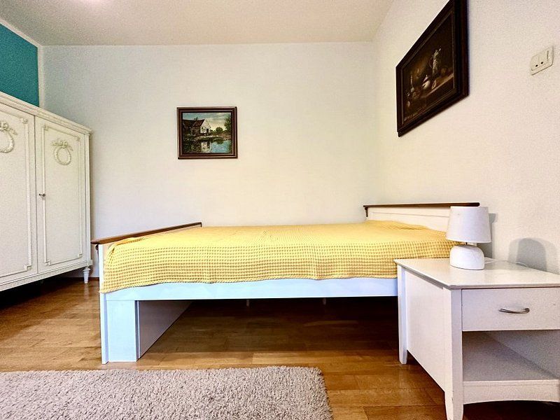 Casa la intrare în Ghiroda - Poză 16