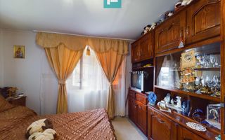 Casă cu front stradal generos Șeitin, județul Arad - Poză 3