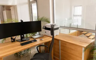 VILĂ DE EXCEPȚIE CU PISCINĂ ȘI GRĂDINĂ DE 1.385 MP | MOGOȘOAIA - Poză 18