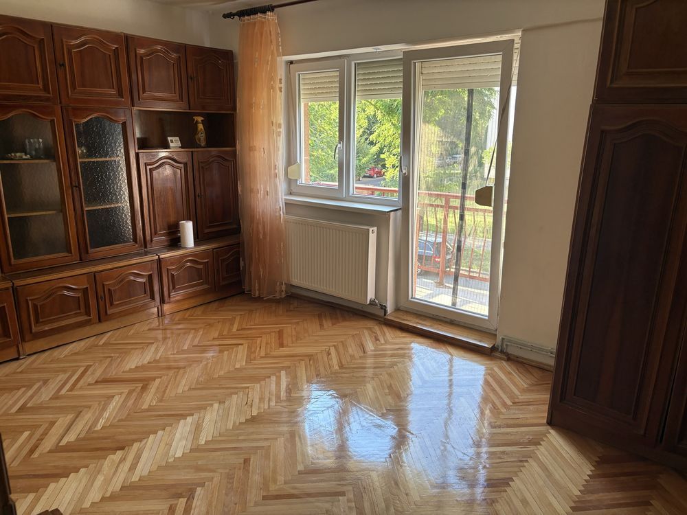 BRASADAS vinde ap 3 cam etaj 1/4 Carpați 2. - Poză 1