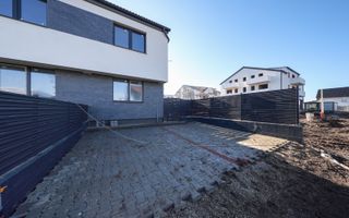 Casă Tip Duplex de Vânzare în Sânpetru | La Poalele Dealului Lempes - Poză 9