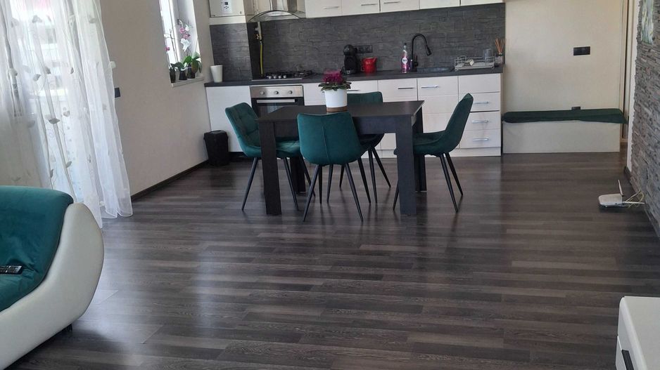 Apartament 2 camere, balcon, etaj intermediar, BMW - Poză 4