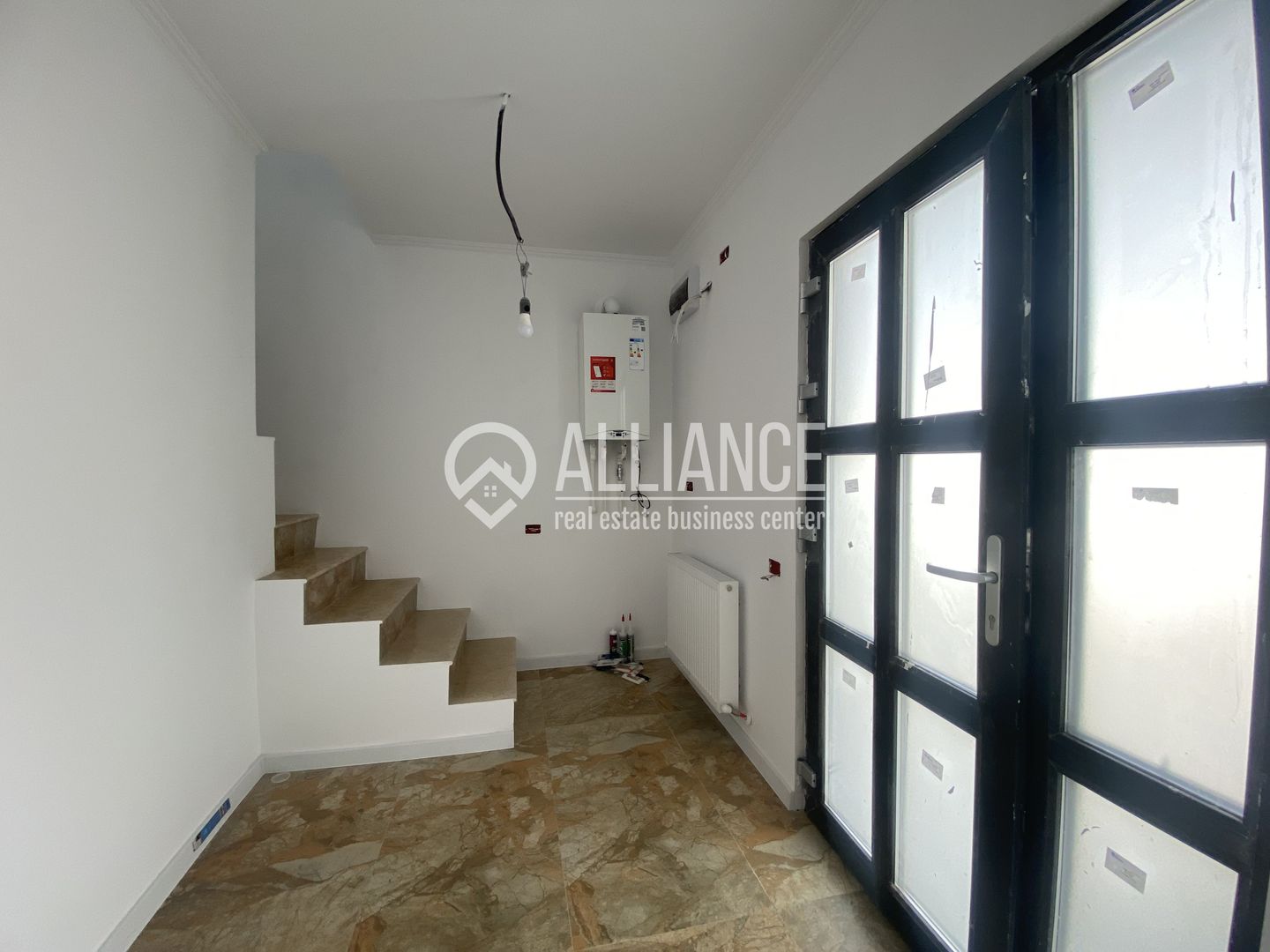 Valu lui Traian (COD 07) Casă P+M cu 5 camere, teren de 517 mp - Poză 4