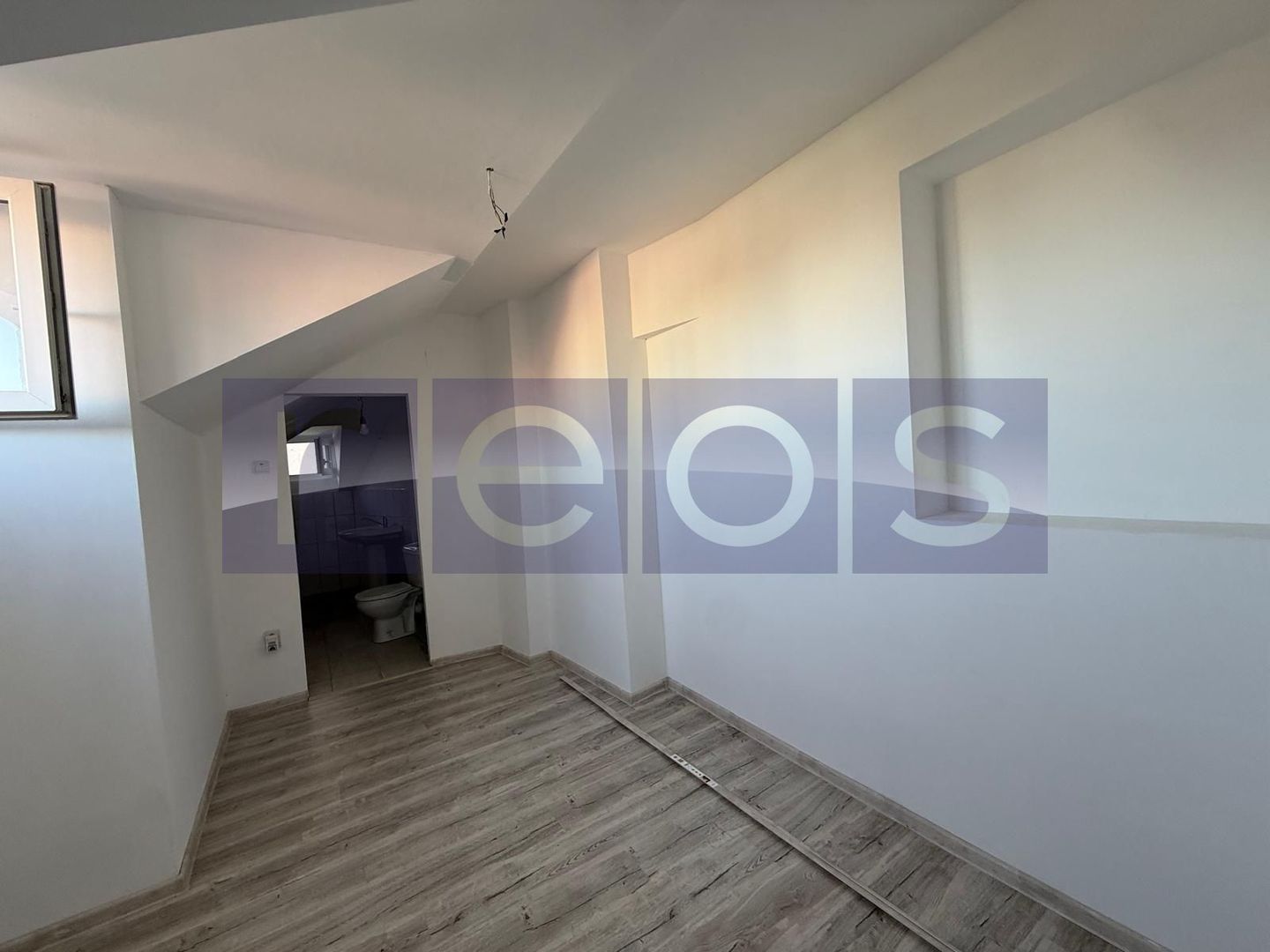 VANZARE 2 CAMERE | MANSARDA | 40 MP | NOU RENOVAT | LOC PARCARE | - Poză 2