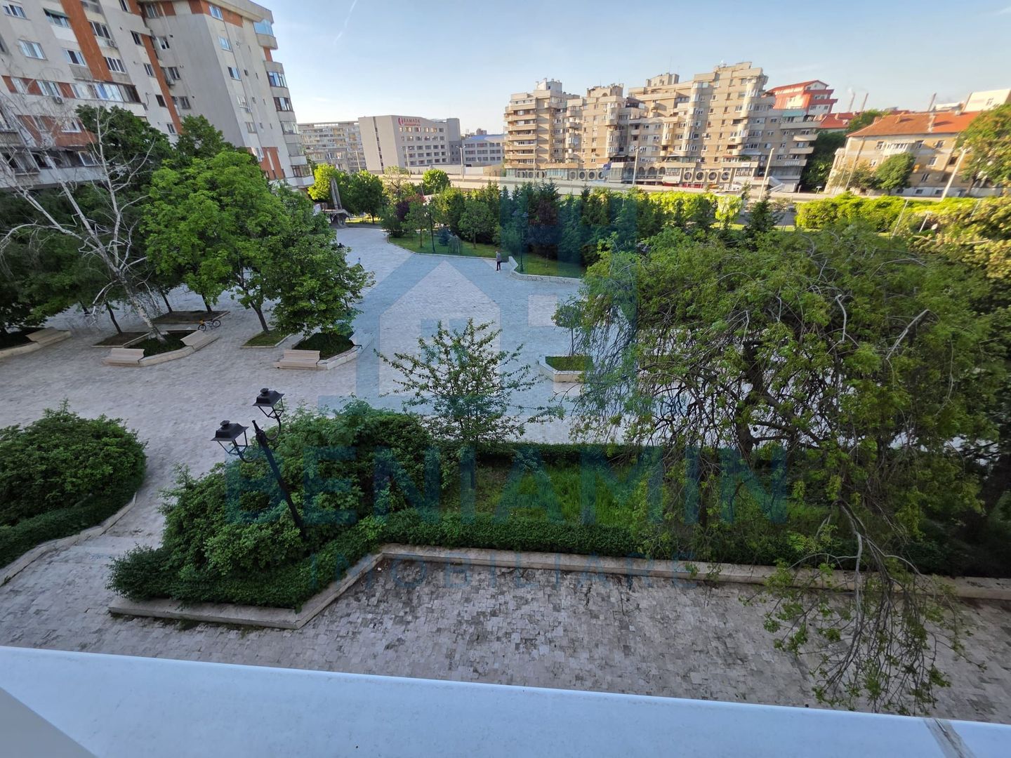 4 camere - etaj 1 - 94mp -mobilat-utilat- centrala - parcare - Teatru - Poză 11