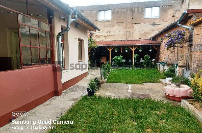 Casa cu 3 apartamente in zona Muzeului - Poză 2