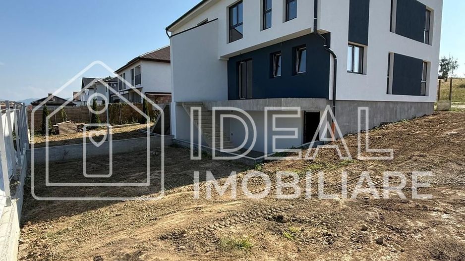 Casa cu 4 camere, pivnita si 300 mp de curte, zona Calea Cisnadiei - Poză 2