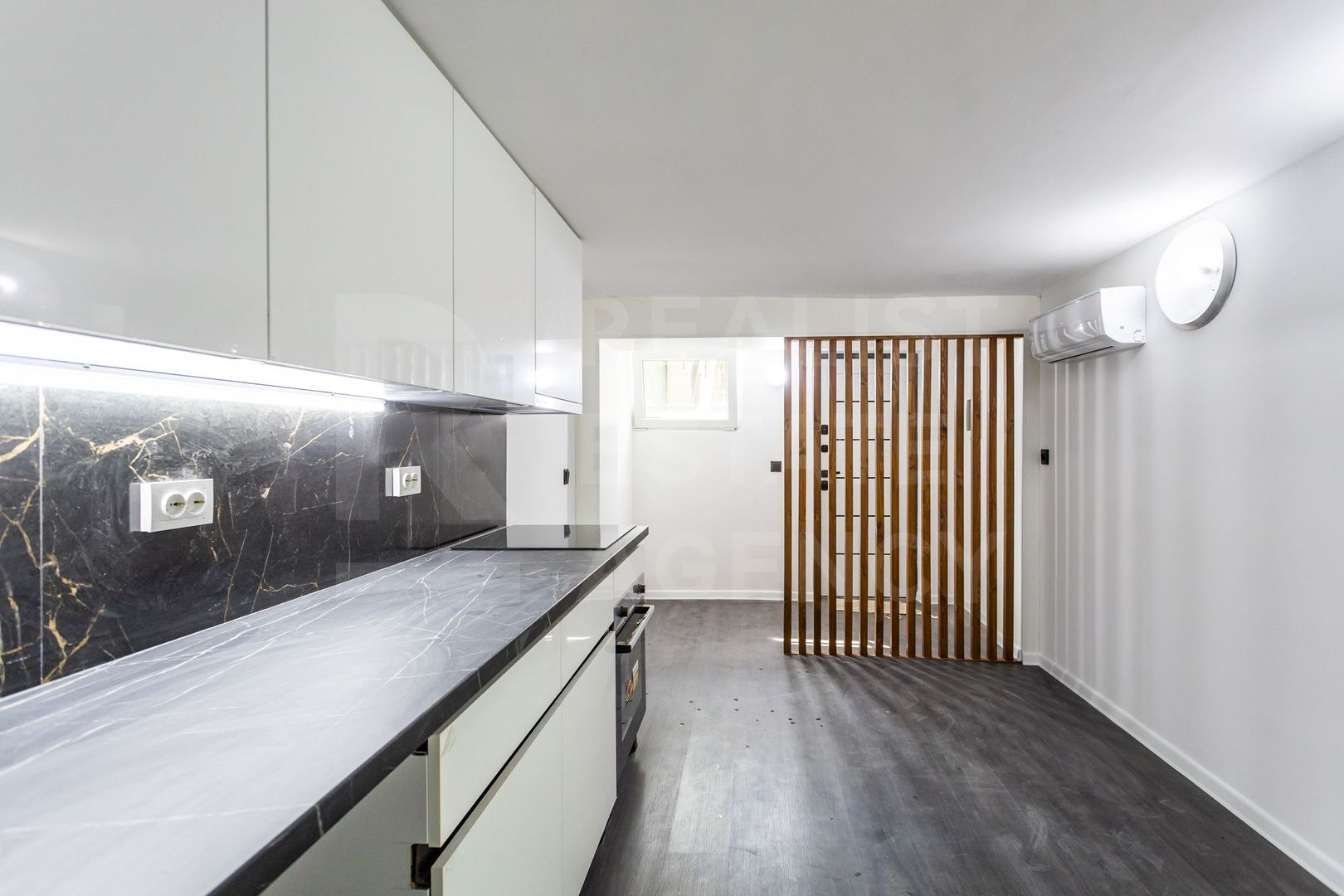 Vânzare, casă, 2 camere, str. Stejarilor, Vadului Vodă - Poză 1