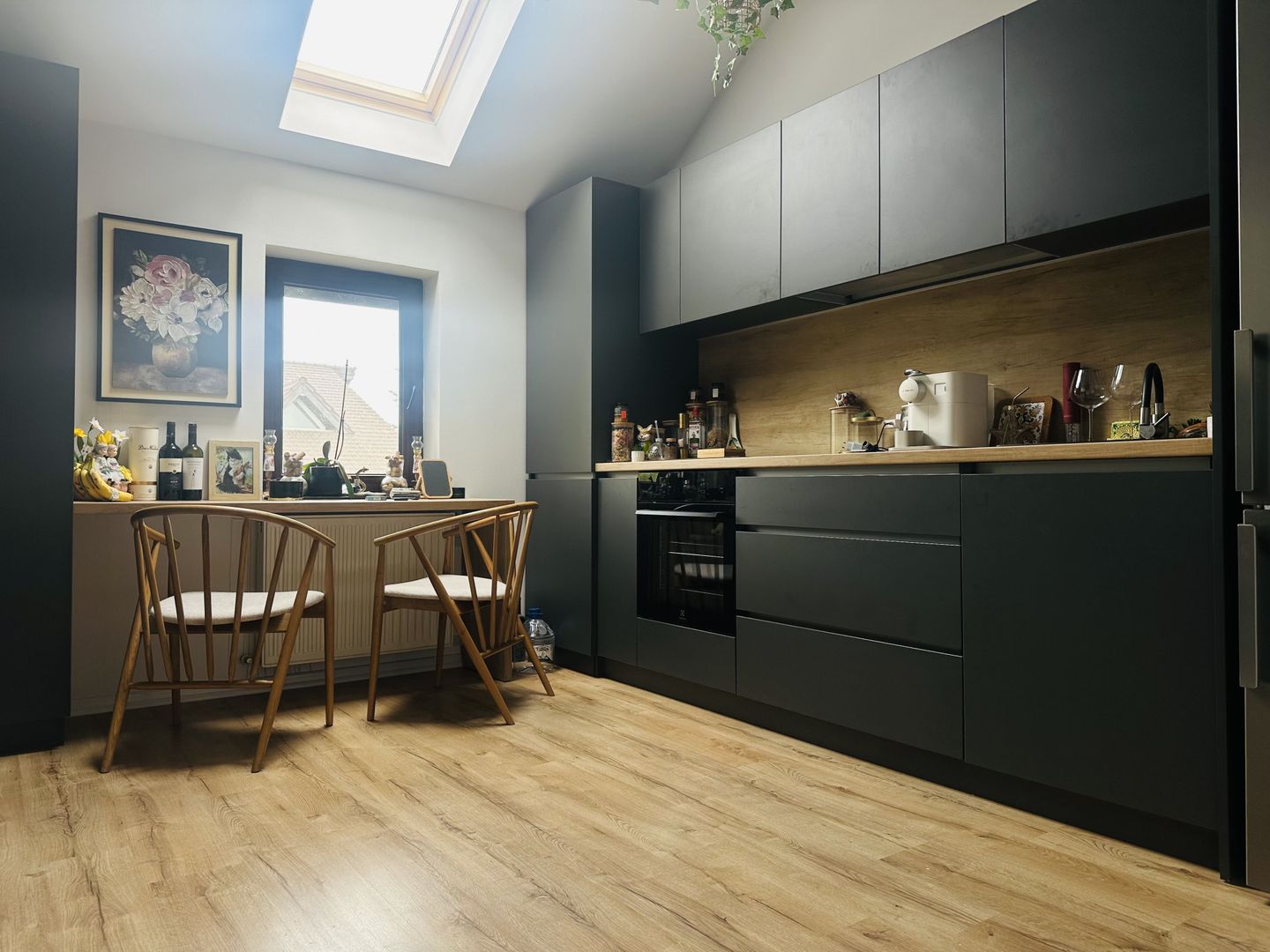 Apartament cu personalitate – 2 camere, 65 mp, tavan înalt 3,40 m | Dumbravita - Poză 3