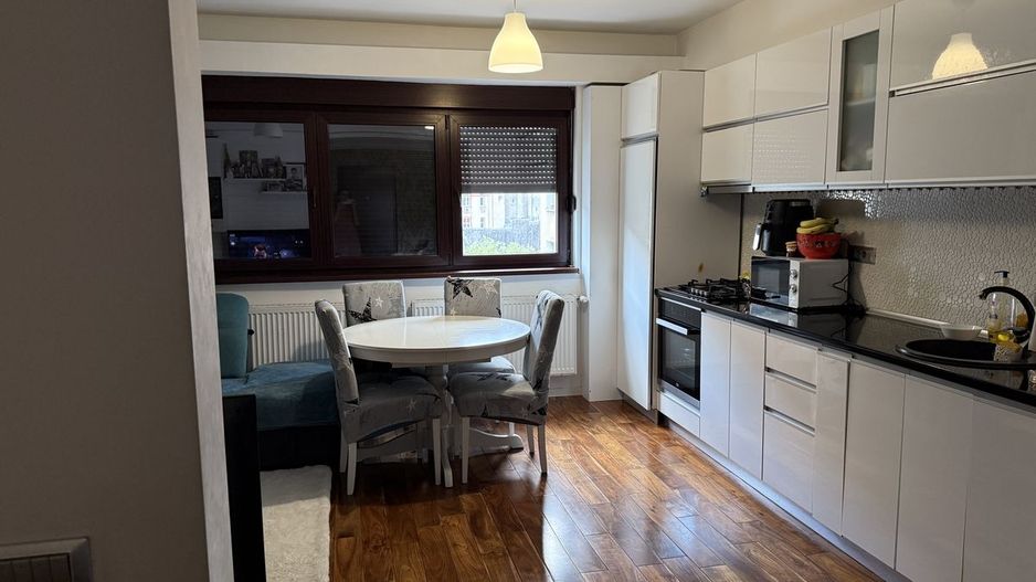 Apartament de vânzare, 2 camere Cismigiu, decomandat, mobilat, reabilitat - Poză 1