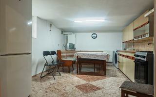 Casă individuală cu 3 camere, curte , în Sibiu, zona Lupeni - Poză 4