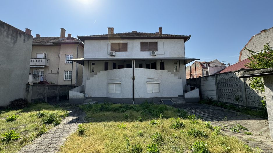 Casa S+P+2E - (posibilitate apartamentare) zona central - Poză 2