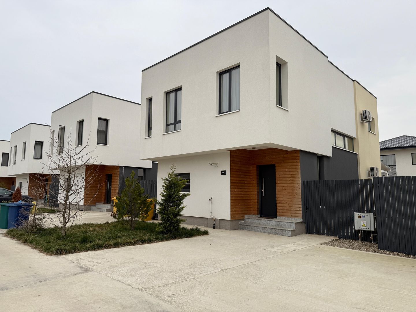 Vila Indivduala Aerocity Tunari - Poză 15