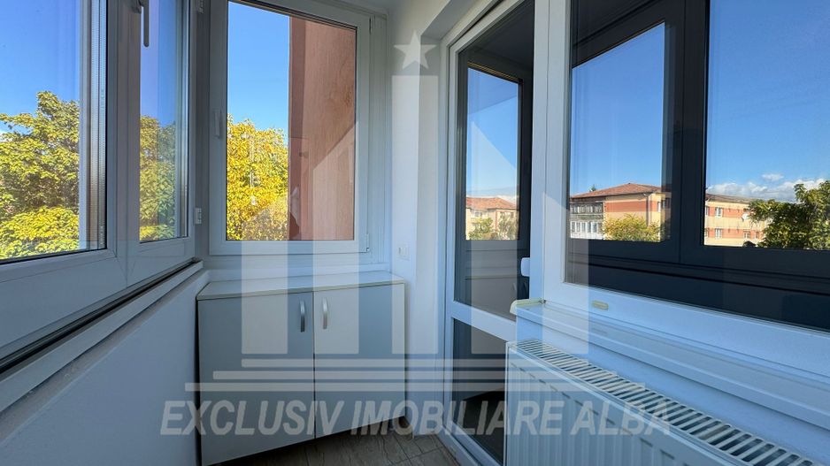 Apartament cu 2 camere complet renovat, etaj intermediar, Cetate - Poză 9