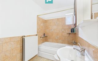 Casă de vacanță mobilată și utilată la Miniș - Poză 11