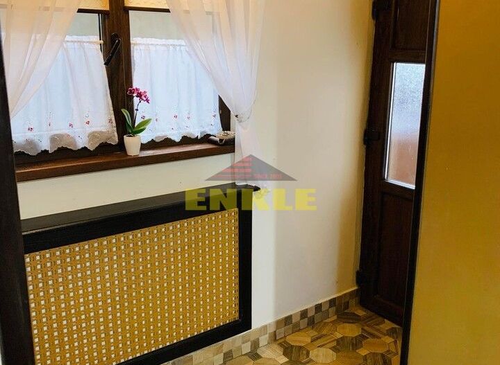 De vanzare Spatiu Comercial cu preluare afacere + Apartament 3 camere. 130.000 Euro Negociabil - Poză 8