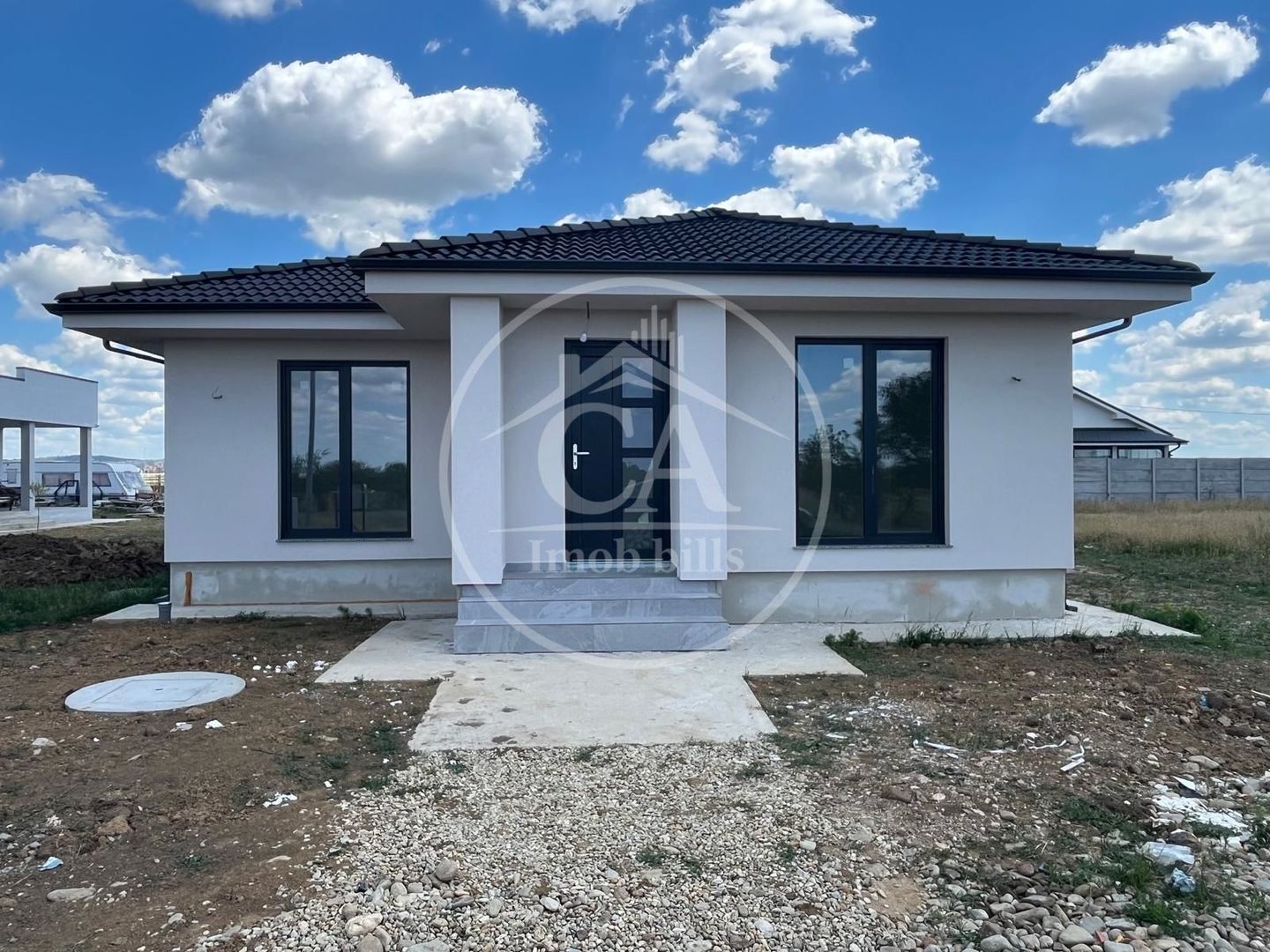 Casă de vânzare cu 4 camere în Santandrei , Bihor - Poză 1