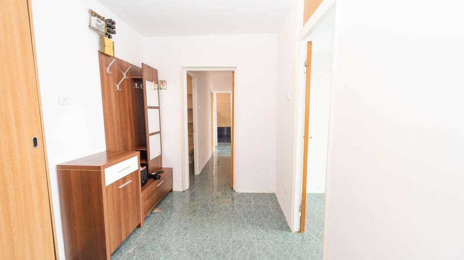 Apartament 3 camere de vanzare, decomandat, 2 bai, loc parcare, 1980 - Poză 11