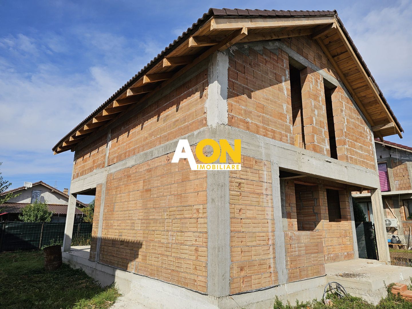 Casa la rosu, 4 camere, 2 bai, 345 mp teren, zona Ampoi 3 - Poză 2