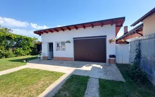 Casă 2015 - 4 dormitoare, 2 băi, 2 bucătării - Poză 21