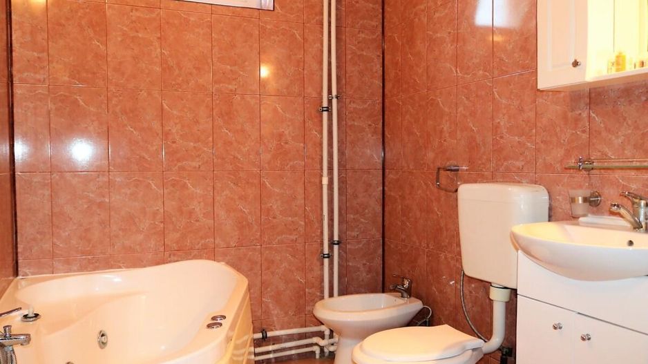 Mamaia Nord - Langa Mare, pensiune la cheie, 11 camere, 9 bai! - Poză 17