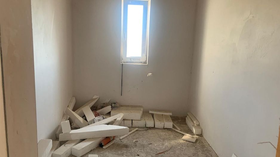 Casă cu teren – Zona Profi Chinteni | Casă nouă, semifinisată | Garaj si Terasa - Poză 11
