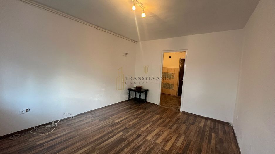 Garsoniera de vanzare, zona centrala - Poză 1